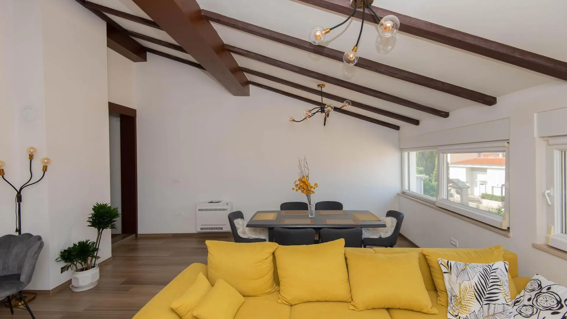 Paolo Apartment, Parking, Terrace, Netflix Zadar 0*,