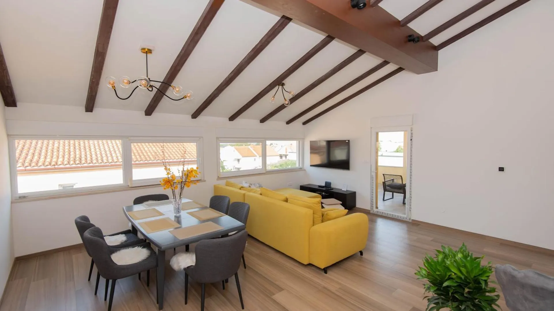Paolo Apartment, Parking, Terrace, Netflix Zadar
